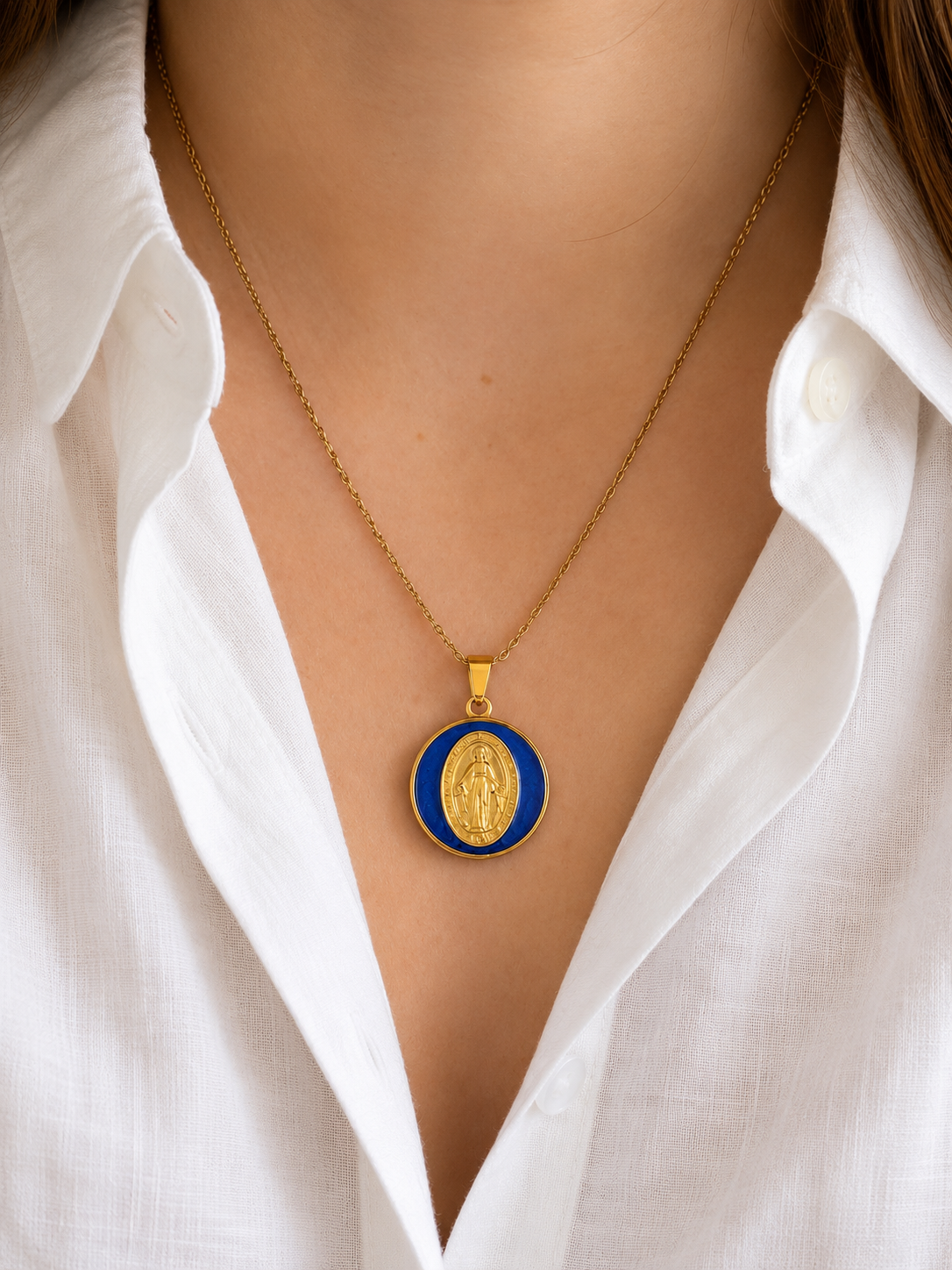 Médaille Miraculeuse en résine colorée – Pendentif fait main