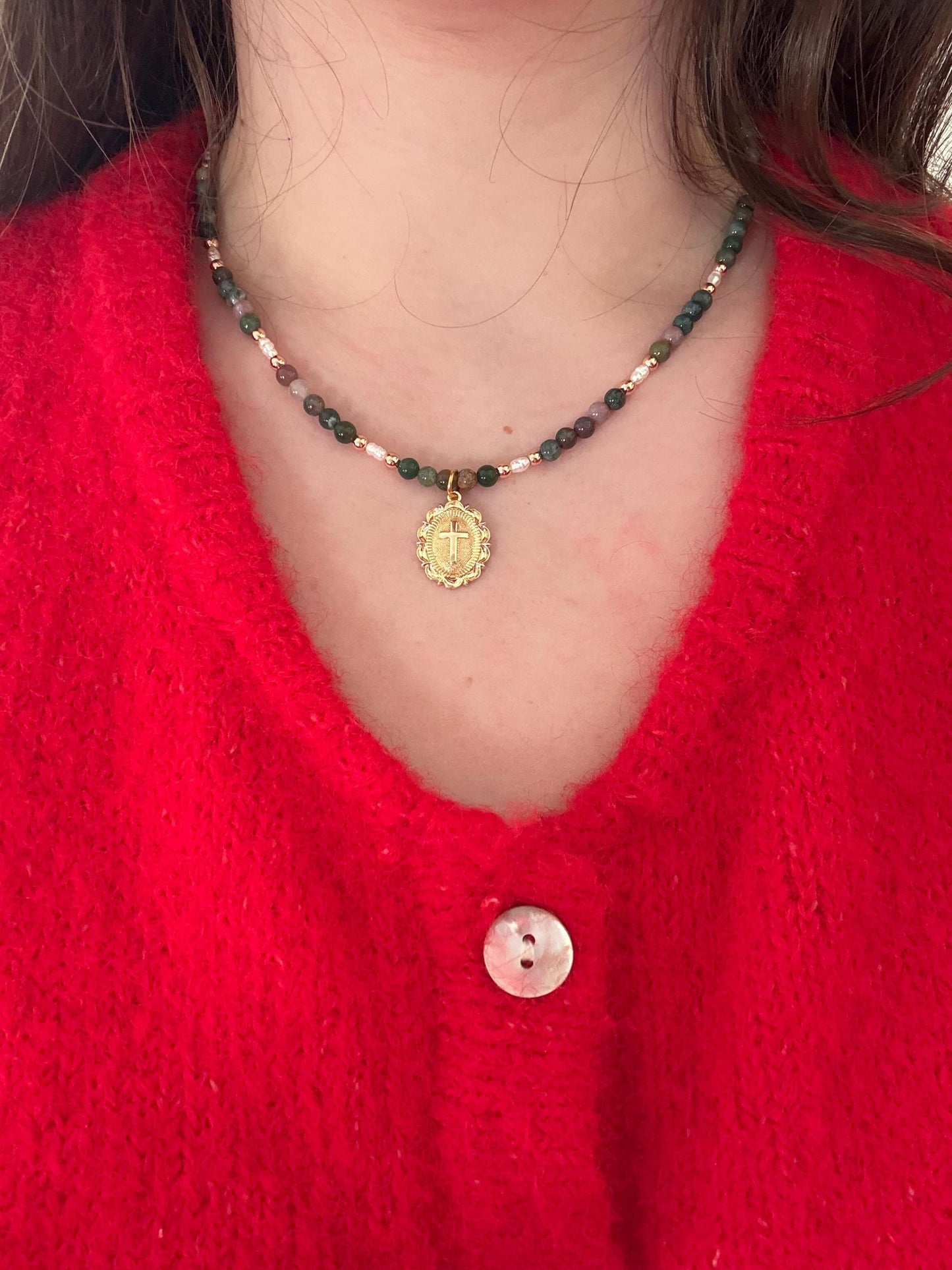 Collier avec médaille de la Vierge Marie – Bijou catholique fait main – Médaille miraculeuse – collier catholique avec médaille et perles