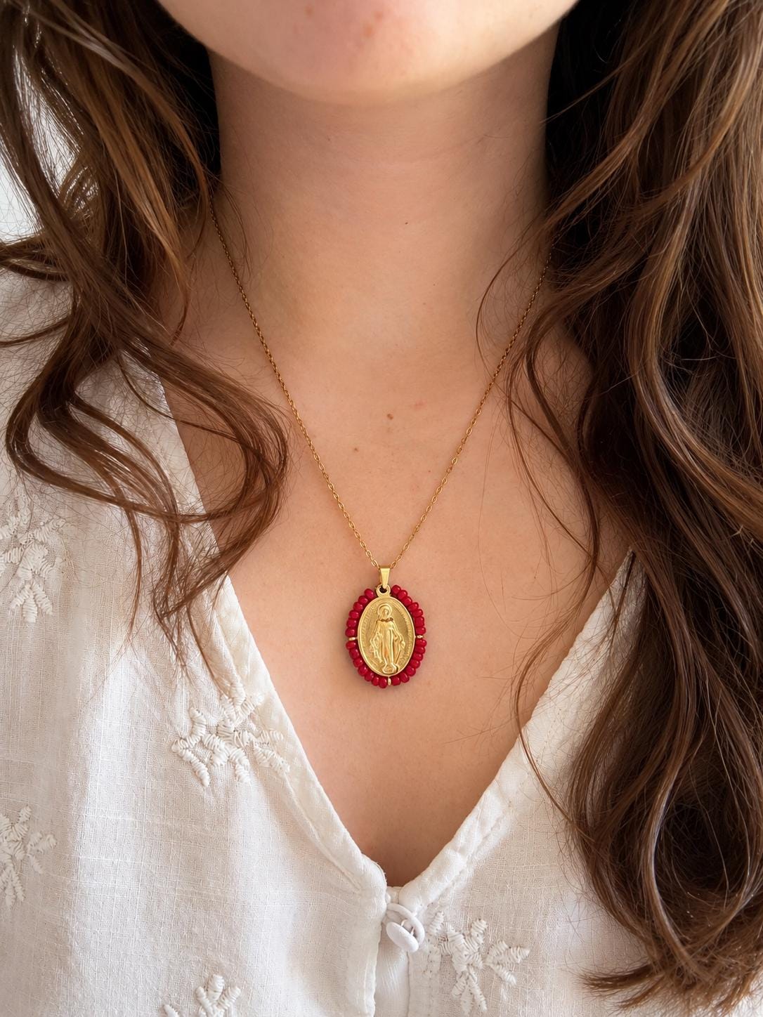 Médaille Miraculeuse Perlée colorée – Collier Catholique Doré Acier Inoxydable – Perles de rocailles – Cadeau Communion Confirmation Femme